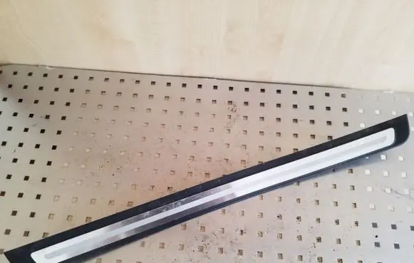 Front sill trim cover