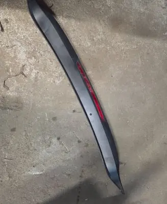 Tailgate/trunk spoiler