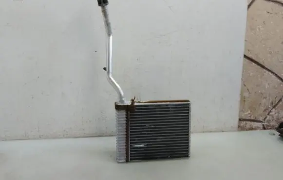 Ford Focus Heater blower radiator