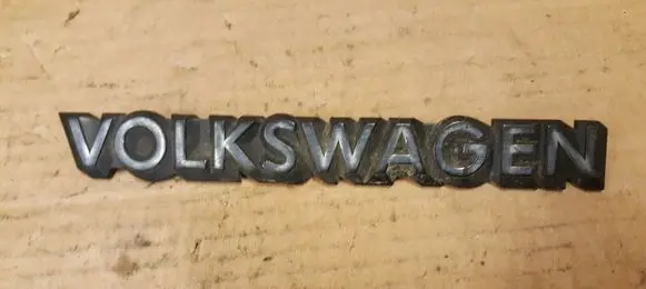 Volkswagen Golf I Manufacturers badge/model letters 321853685C