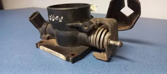 Ford Focus Throttle valve 988F9B989