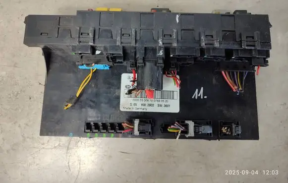 Mercedes-Benz C W203 Fuse module 2095450101 5DK00848610