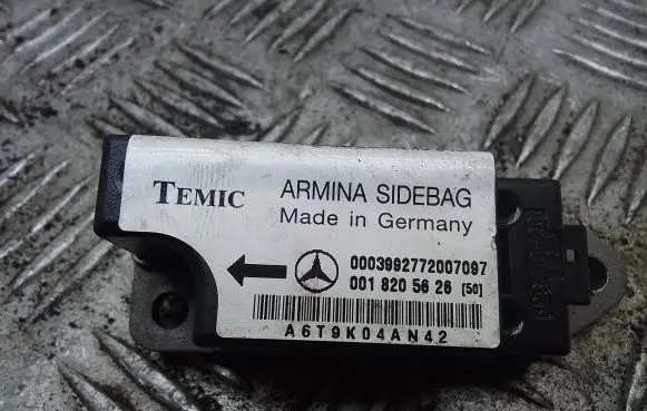 Mercedes-Benz E W210 Airbag deployment crash/impact sensor 0018205626