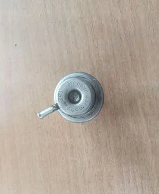 Volkswagen Golf IV Fuel pressure regulator 0280160557
