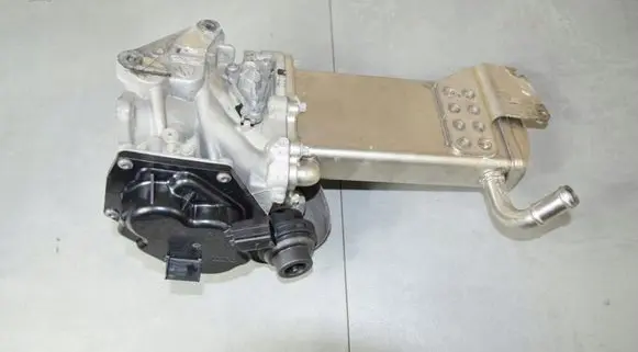 Volkswagen Amarok EGR valve 03L131512DM