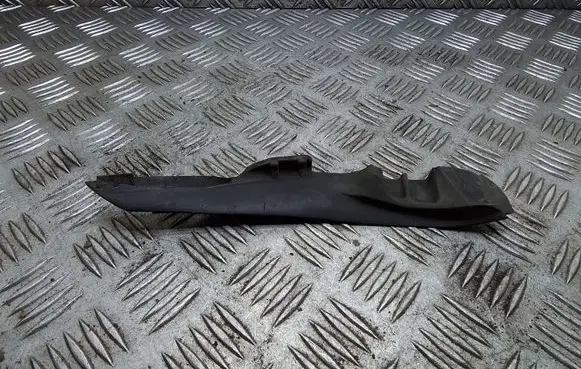 Toyota Prius (XW20) Windshield trim