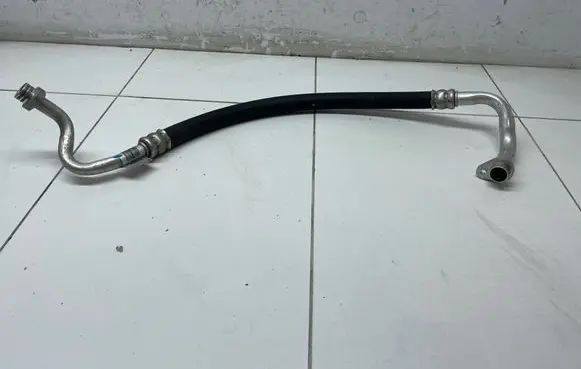 Peugeot 308 Air conditioning (A/C) pipe/hose 9807256280
