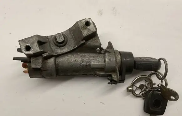 Volkswagen Transporter - Caravelle T5 Ignition lock 4B0905851C