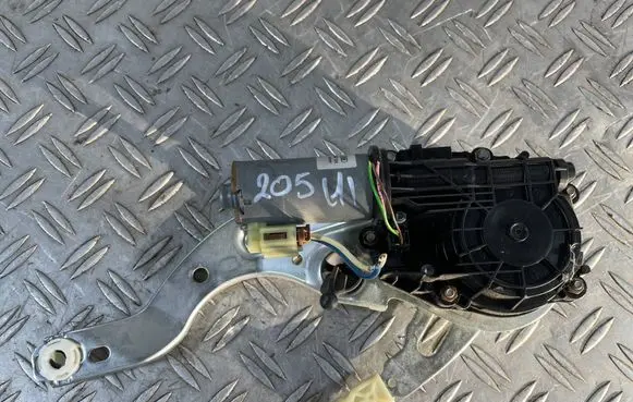 Mercedes-Benz C W205 Tailgate/trunk/boot lift motor 0390204124