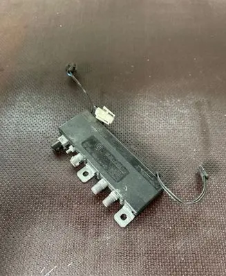 BMW 7 E65 E66 Antenna control unit 8352774