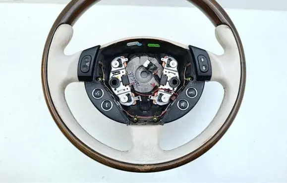 Maserati Quattroporte Steering wheel 