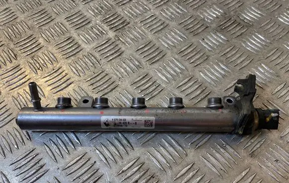 Opel Vivaro Fuel main line pipe 8201044829 02820144019 0281006186