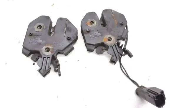 Volvo XC90 Engine bonnet/hood lock/catch 9483765 9483764