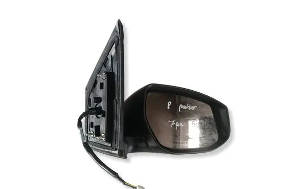 Nissan Pulsar Front door electric wing mirror 