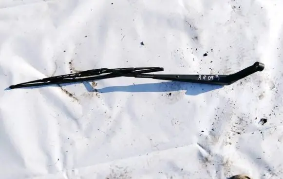 Toyota Corolla E120 E130 Front wiper blade arm 8522102120 85221-02120