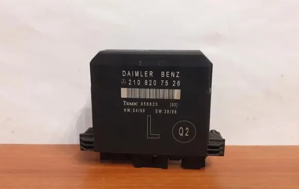 Mercedes-Benz E W210 Door control unit/module 2108207526 9089