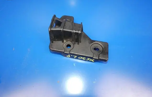 Volvo XC90 Front bumper mounting bracket 31353763