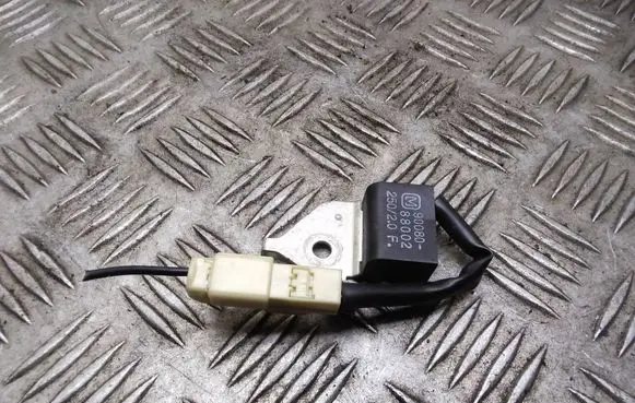 Toyota Avensis T250 Sensor 9008088002 90080 88002
