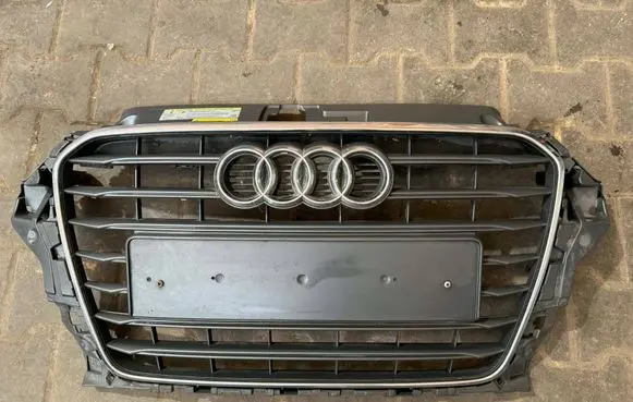 Audi A3 S3 8V Front bumper upper radiator grill 8V5853651
