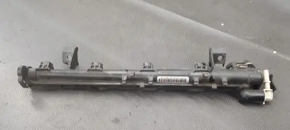 Ford Focus Fuel main line pipe 5M56-9H487-BA