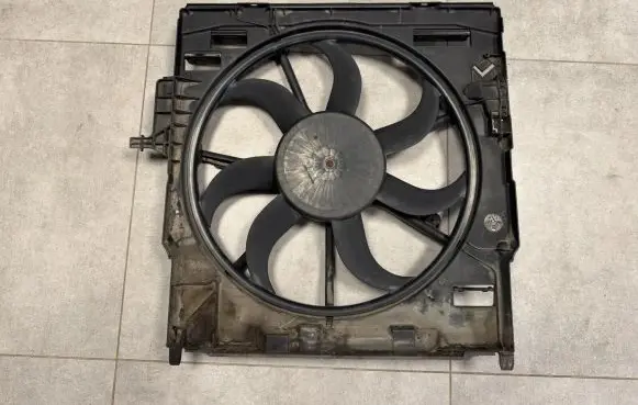 BMW X5 E70 Coolant radiator 17427796572