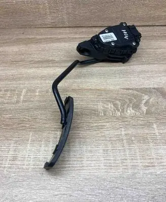 Mitsubishi Space Star Accelerator throttle pedal 30865642 6PV008301