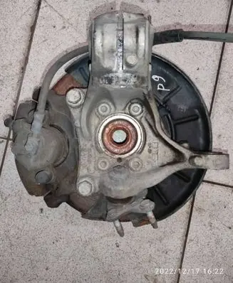 Volkswagen PASSAT CC Front wheel hub spindle knuckle