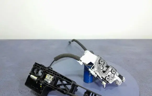Renault Arkana Front door lock 805031423R