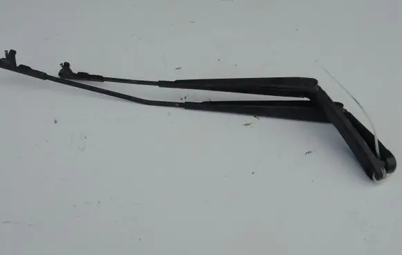 Skoda Octavia Mk2 (1Z) Rear wiper blade arm OKA45