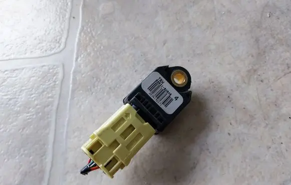 Lexus IS 220D-250-350 Airbag deployment crash/impact sensor 898310W040