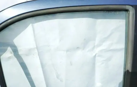 KIA Sorento Rear door window glass