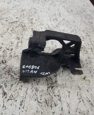 Nissan Qashqai Engine mounting bracket