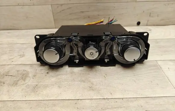 Mitsubishi Outlander Climate control unit MR979972HA