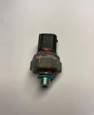 BMW X3 E83 Air conditioning (A/C) pressure sensor 9141957 39CP1704