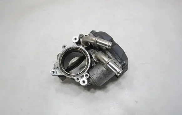 Volkswagen Golf VII Throttle valve 04L128063T 071522 A2C94859900