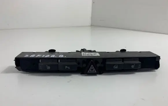 Opel Zafira B Hazard light switch 13100110