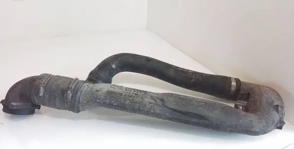 Opel Zafira B Intercooler hose/pipe 55353825