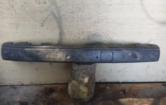 Volvo S70 V70 V70 XC Front bumper foam support bar 9151513