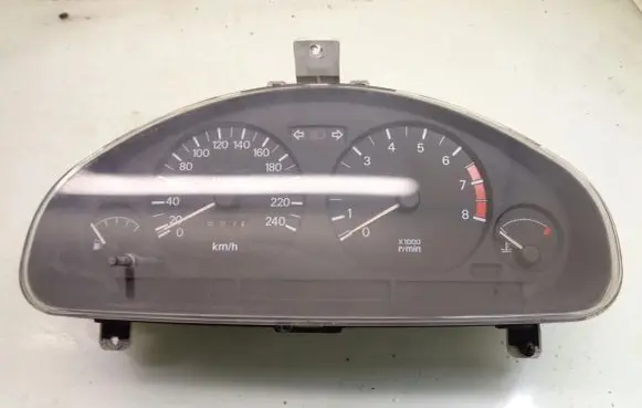 Mitsubishi Carisma Speedometer (instrument cluster)