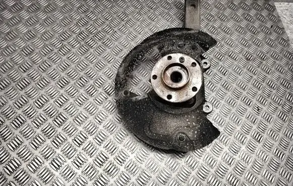 Front wheel hub