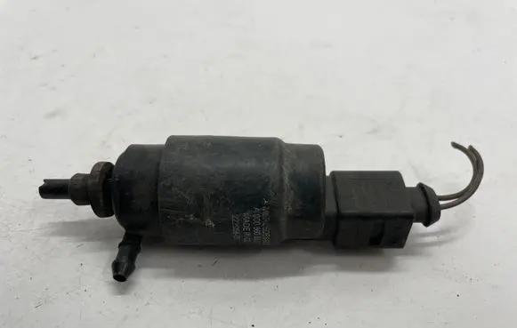 Mercedes-Benz C W204 Windscreen/windshield washer pump A0008605826