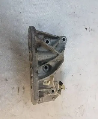 Mercedes-Benz GLB x247 Engine mounting bracket A6542230004