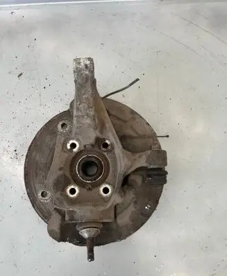 Volvo V70 Front wheel hub 9461944