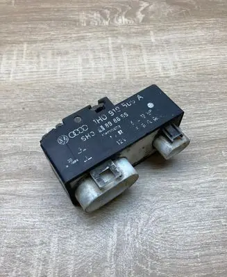 Volkswagen Golf III Coolant fan relay 1H0919506A 898659