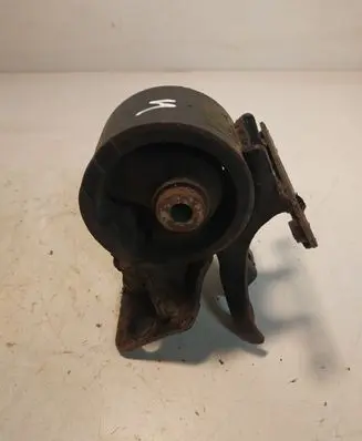 Toyota Avensis T220 Engine mount bracket