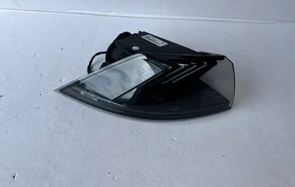 Peugeot 508 II Rear/tail lights 9813508680