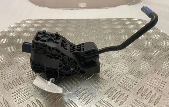 Toyota RAV 4 (XA50) Accelerator throttle pedal 7811033140