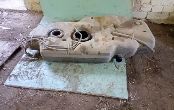 Fuel tank