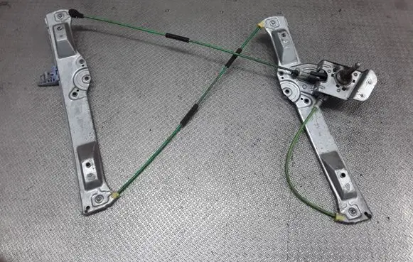Toyota Corolla Verso E121 Front door manual window regulator 