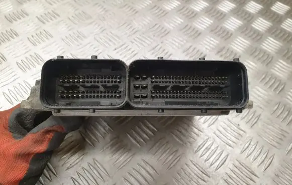 Volkswagen Golf V Engine control unit/module 03G906016CB